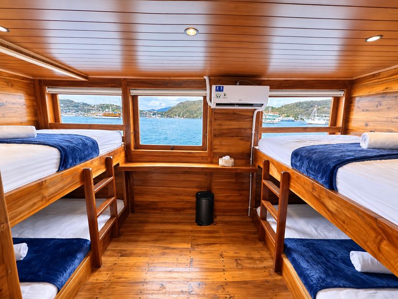 3D Komodo Sailing & Land Tour 12 Stops, Guaranteed Single Bed